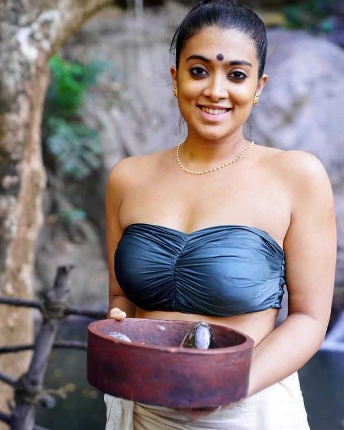 madhuri pathonmbatham noottandu